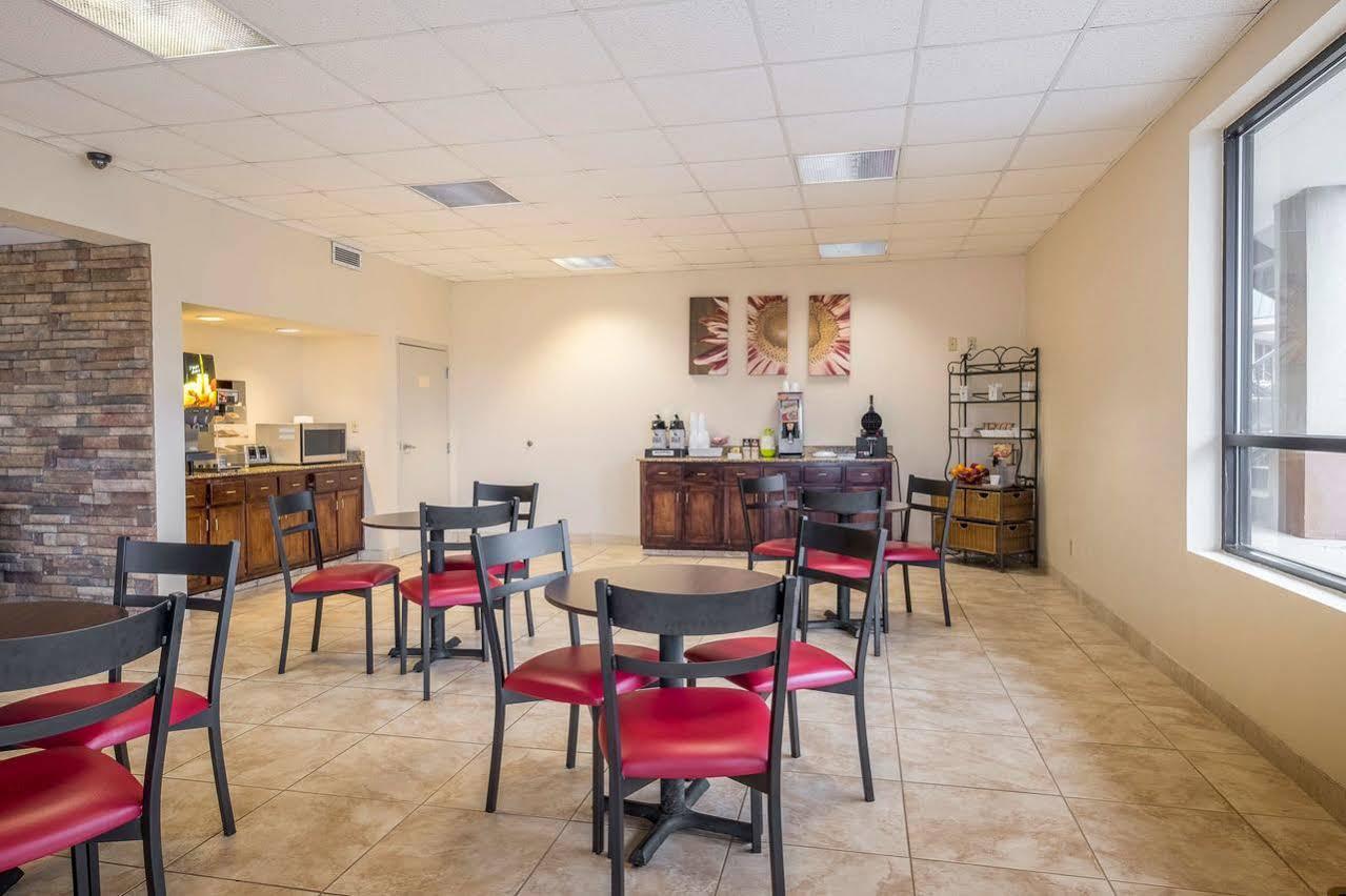北莫比尔-萨拉兰红屋顶酒店 外观 照片